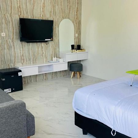 Urbanview Hotel Nimara Ngawi By Reddoorz Zewnętrze zdjęcie