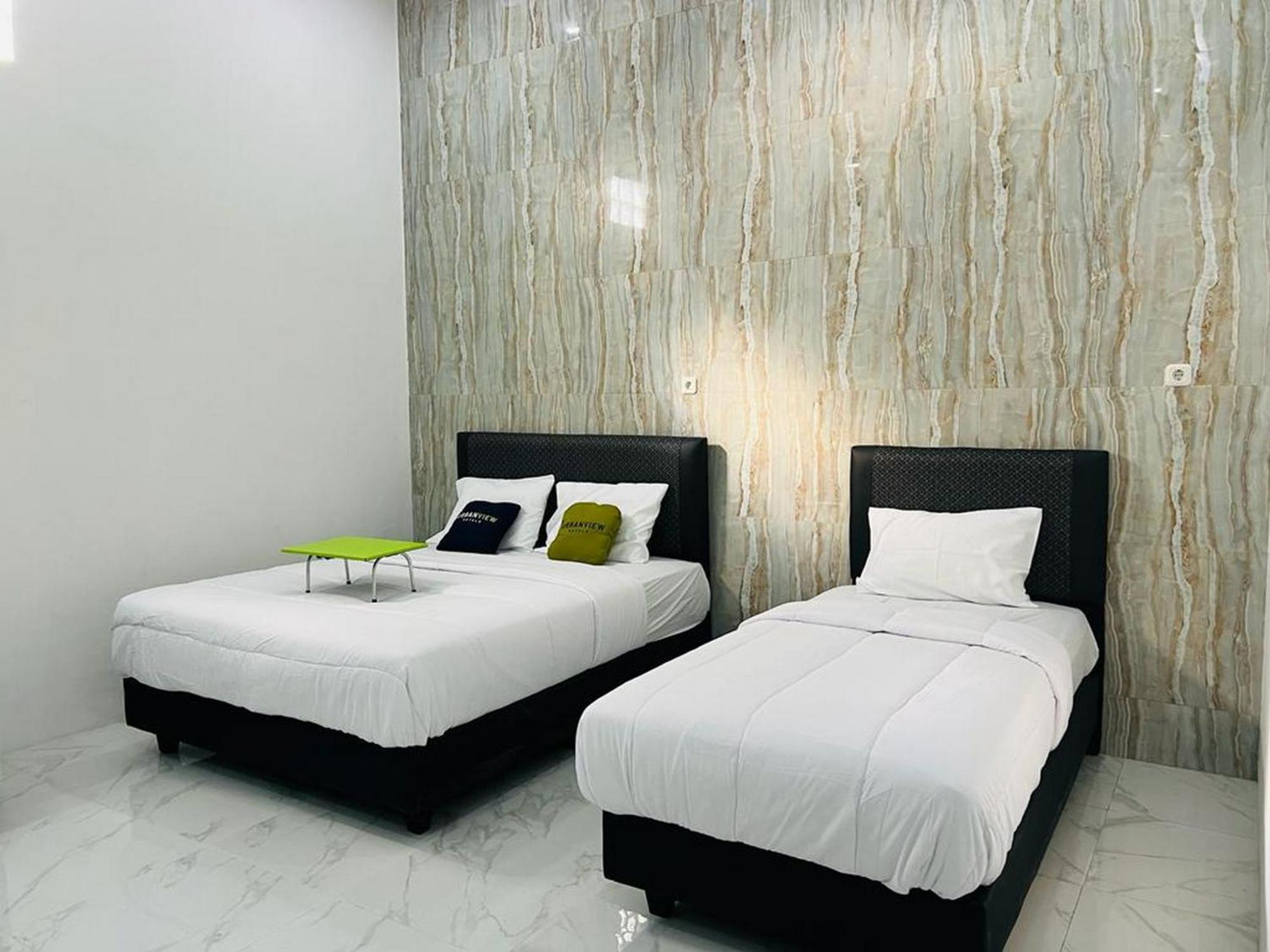 Urbanview Hotel Nimara Ngawi By Reddoorz Zewnętrze zdjęcie