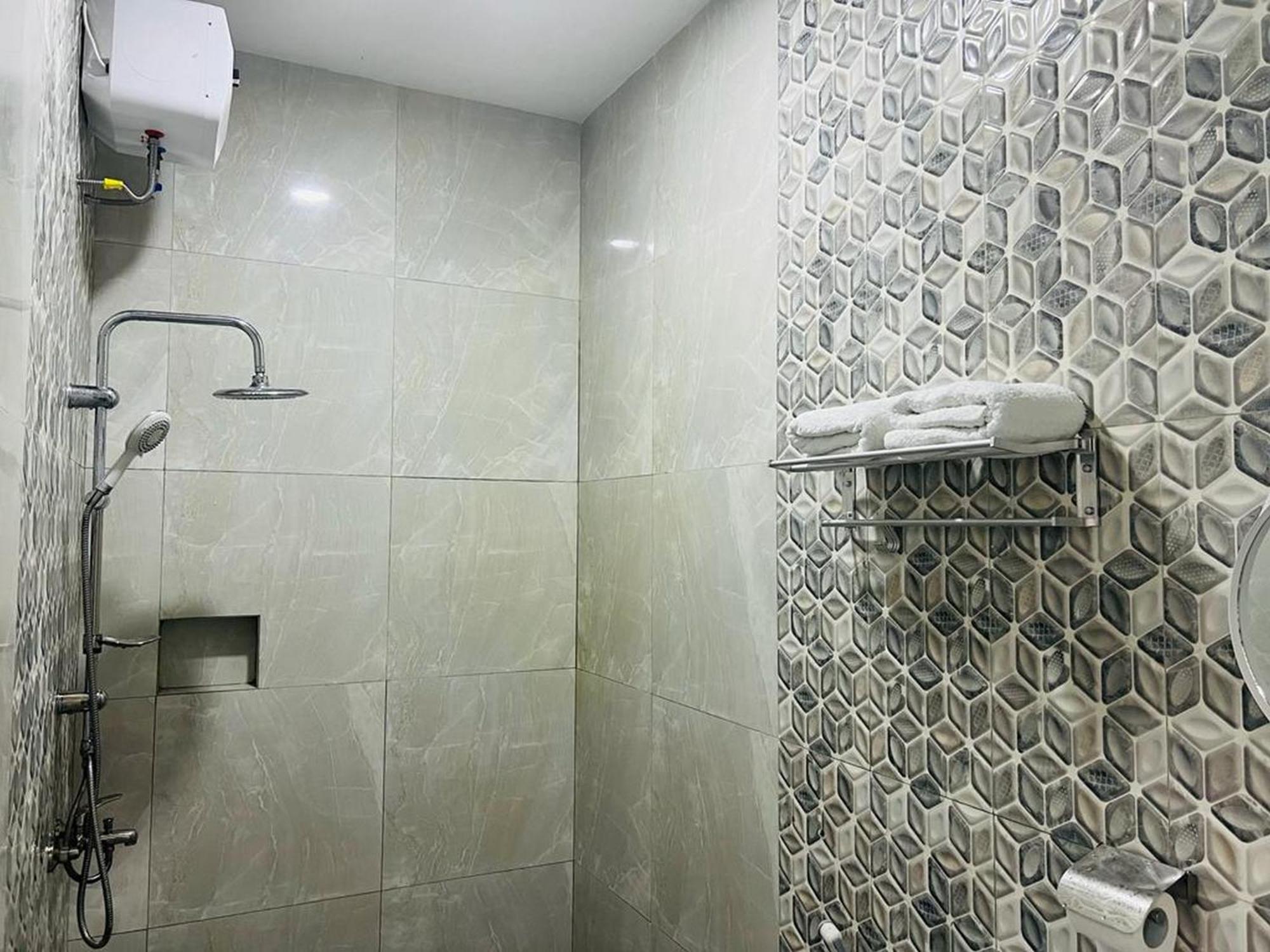 Urbanview Hotel Nimara Ngawi By Reddoorz Zewnętrze zdjęcie