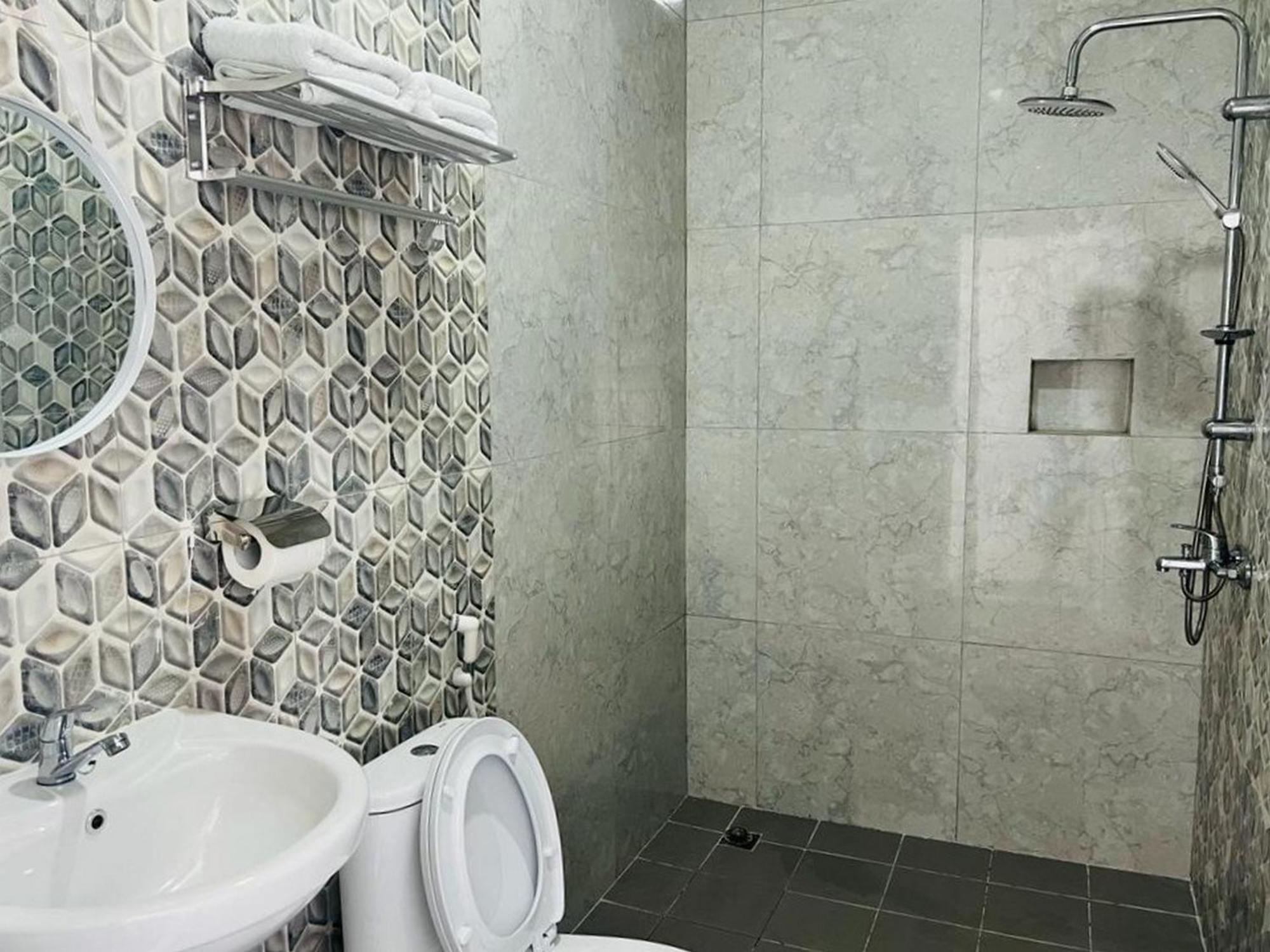 Urbanview Hotel Nimara Ngawi By Reddoorz Zewnętrze zdjęcie