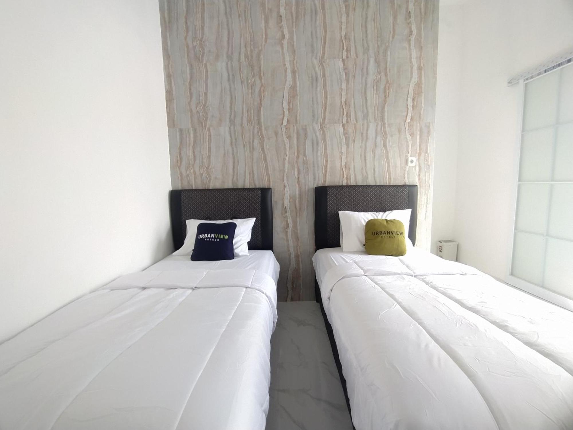 Urbanview Hotel Nimara Ngawi By Reddoorz Zewnętrze zdjęcie