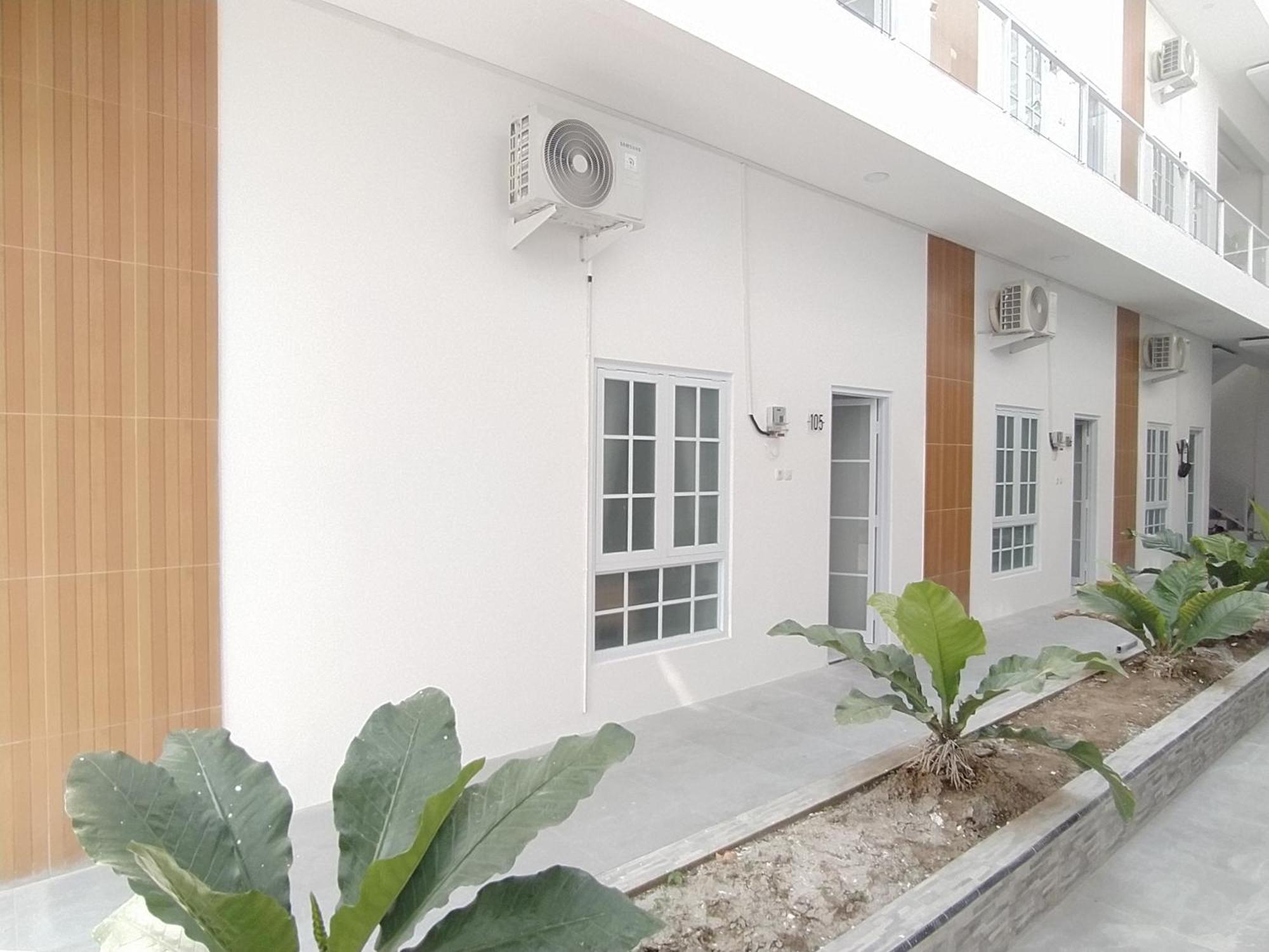 Urbanview Hotel Nimara Ngawi By Reddoorz Zewnętrze zdjęcie